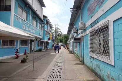 Trabajadores del Municipio abandonaron sus lugares de trabajo por la amenaza de bomba.