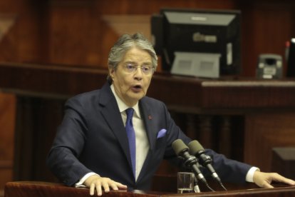 Guillermo Lasso compareció ante el pleno de la Asamblea pasadas las 13:00.