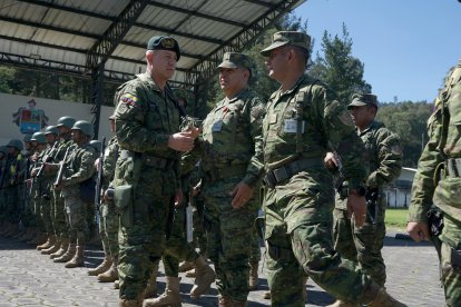Quienes sí se prepararon para alguna  eventualidad fueron los militares. Anunciaron que están bajo lo que dicta la Constitución.