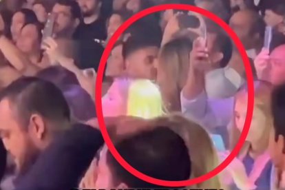 Alejandra Jaramillo a los besos con Beta Mejía