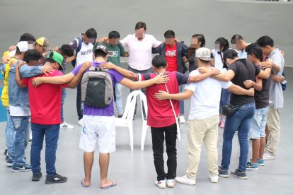 La terapia no solo es dialogar con los adictos en rehabilitación, también mostrar empatía y afecto.