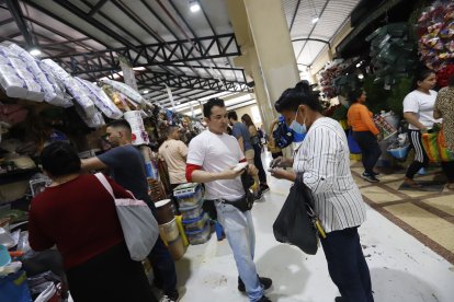 Sus clientes lo buscan por sus buenos precios y por el ‘cariñito’ que les da para que regresen.
