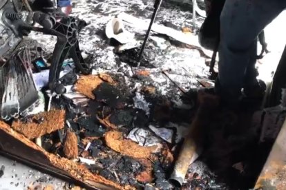 Insumos quedaron reducidos a cenizas.
