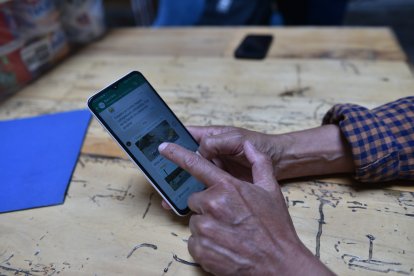 Mario Padilla, administrador del Hotel Casa El Edén, mostró mensajes de WhatsApp comentando cómo les afectan los robos bajo esta modalidad.