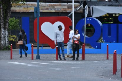 La Plaza Foch se ubica en el sector La Mariscal, del centro norte de Quito.