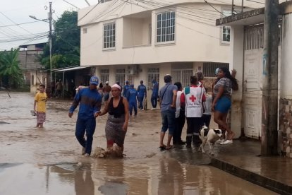 El fuerte temporal inundó Esmeraldas.