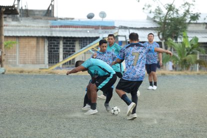 14 equipos disputan la primera fase del barrial liga El Chivo.