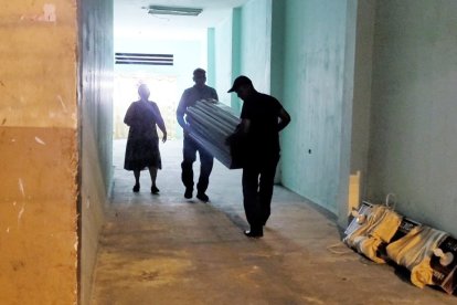 Los familiares y allegados se preparaban para el velorio, cuando su pariente revivió como Lázaro.