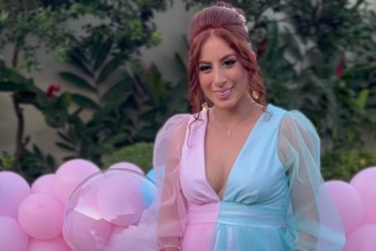 Antonella Moscoso lució radiante en la revelación de sexo de su bebé.