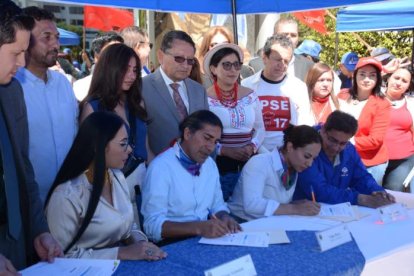 El binomio Pérez - Abad fue uno de los últimos en inscribirse, lo hicieron un día antes que finalice el plazo.