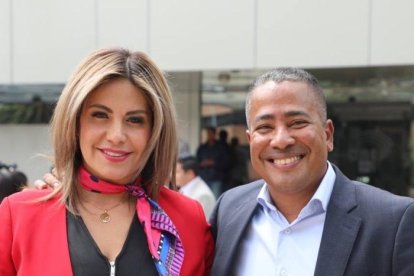 Armijos y Romero fueron uno de los primeros binomios en inscribirse para los comicios.