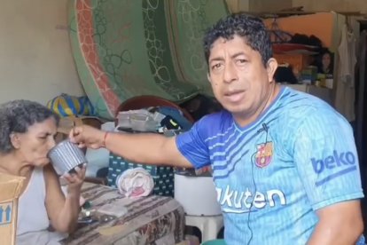 Gilbert Barbera asegura haber estado al cuidado de su madre.