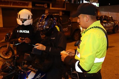 Imagen referencial. Agentes de tránsito realizaron el control la noche del sábado.