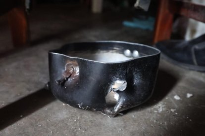 Hasta el recipiente donde comía la mascota de la familia fue afectado.