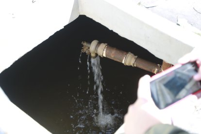 Las tuberías que han colocado los lugareños tienen más de 3 kilómetros de extensión.