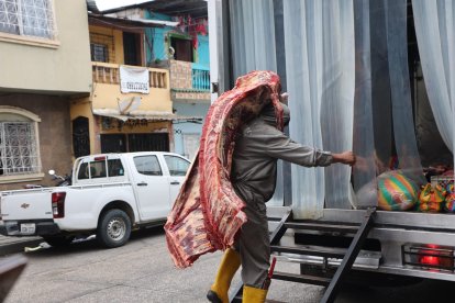 Una tercena fue asaltada en el camal de Guayaquil.
