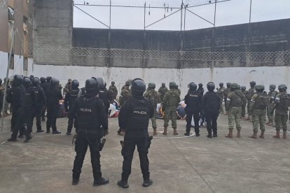 En las requisas estuvieron miembros de la Policía así como de las Fuerzas Armadas.