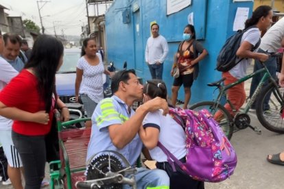 En el mismo colegio que estudió Marcos se instruyen sus pequeños, en la Unidad Educativa María Reina.