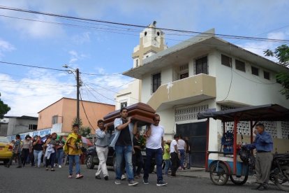 Bella Montoya fue sepultada la tarde del sábado, en Babahoyo, ocho días después de haber 'resucitado'.