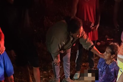 Familiares de Jhonny Molina intentaron reanimarlo, pero no lo lograron.