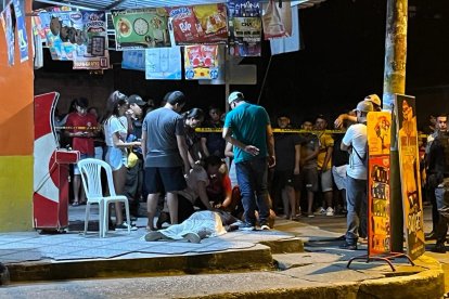 Otros dos hechos violentos sucedieron en menos de 24 horas en la provincia de El Oro. En uno de ellos, un hombre fue asesinado mientras bebía al pie de una tienda.