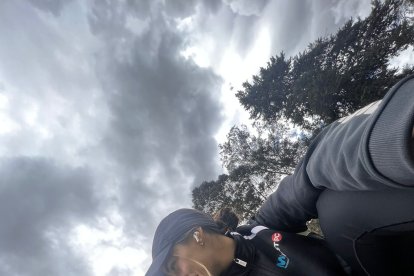 La deportista hace actualmente caminata para mantener la forma previo a las prácticas.