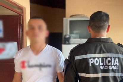 Los agentes de Criminalística levantaron cinco indicios balísticos en la escena. La víctima tiene 36 años.
