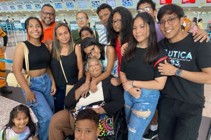 El 27 de mayo viajó a Estados Unidos, la acompañaron al aeropuerto sus hijos, nietos y nueras.