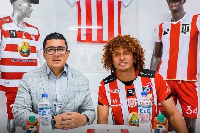 Camacho en diciembre del 2022 firmó contrato con Técnico Universitario.