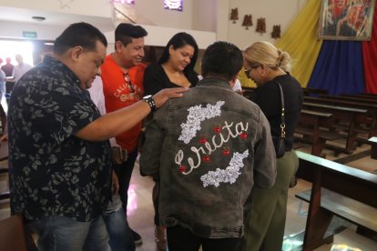 Sus amigos estuvieron presentes.