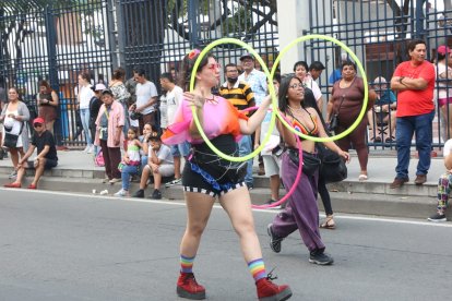 La marcha gay fue un acto colorido en Guayaquil.