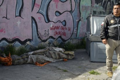La ola de violencia criminal ha disparado las cifras de cuerpos no reconocidos en Quito.