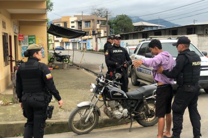 La Policía Nacional reforzó los controles en varios puntos de la parroquia.