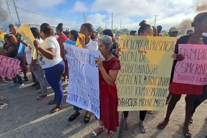 En carteles manifestaron sus quejas.