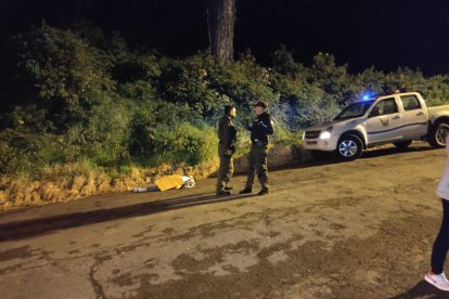 El cadáver maniatado de un hombre  hallado en una calle alertó a los vecinos.
