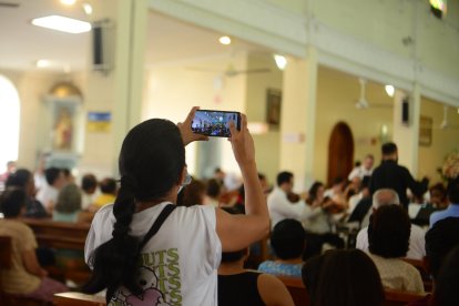 Con fotos y videos, el público quiso registrar el evento, que duró cerca de una hora.