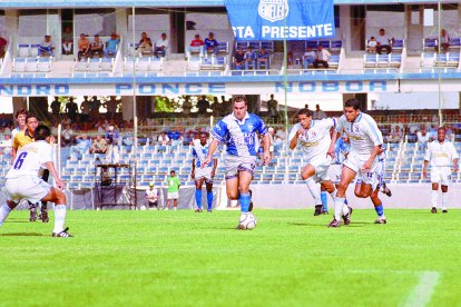 Emelec mantiene un racha de 11 partidos consecutivos sin perder ante Sporting Cristal.