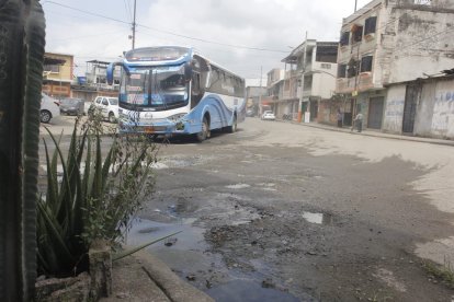El crimen ocurrió en una zona por la que circulan buses y carros particulares.