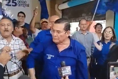 Es oriundo de Guayaquil. Líder y fundador del Movimiento Social y Humanista Lealtad.