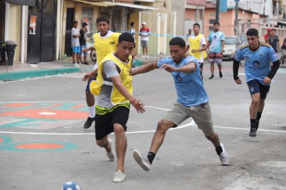 La camaradería primó en el torneo, el cual une a las familias de este conocido barrio de Guayaquil.