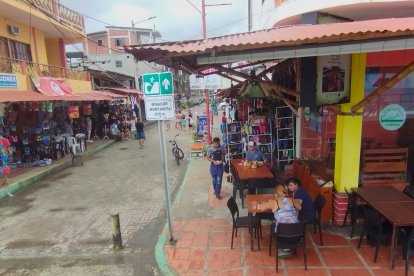 Locales de venta de alimentos ya no se llenan como antes.