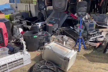 En los pabellones 8 y 9 se hallaron armas y electrodomésticos.