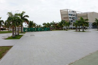 Muchas actividades se suspendieron en la capital esmeraldeña, donde se reportaron varios ataques.