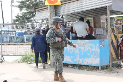 Fuerzas Armadas colaboran con el control de las cárceles del país.