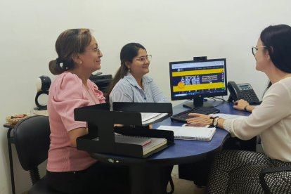 El departamento de psicología (DECE) en planificación de charlas.