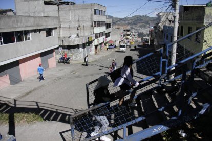 A partir de las 18:00, los lugareños temen acercarse a este puente peatonal.