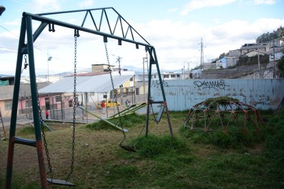 En el sector Álvaro de Cevallos es evidente el descuido del área de juegos.