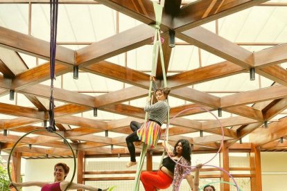 Arte y diversión en la plaza lúdica.