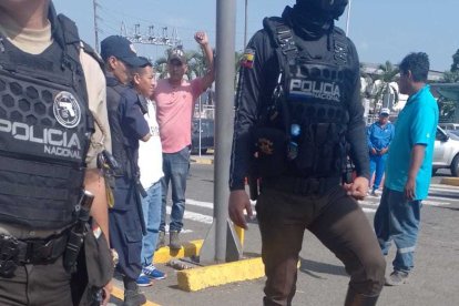 Uno de los detenidos fue neutralizado cuando huía a pie. Corrió hacia el otro lado de la vía.