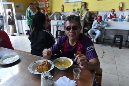 Los comensales conocen su sazón y son fieles a ella.